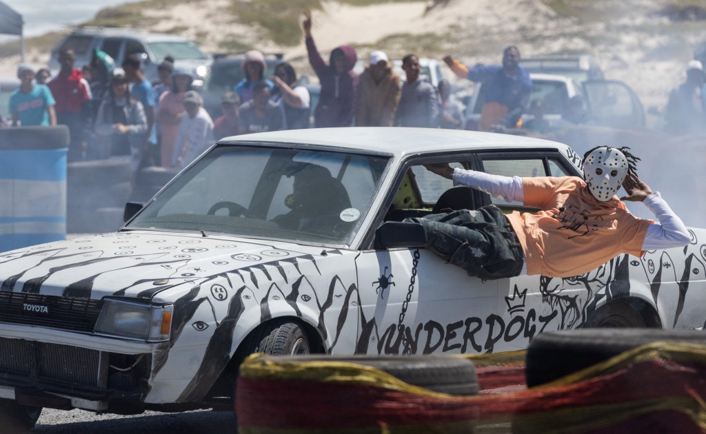 Découvrez la bande-annonce exclusive de “Spinners” pour une émission de sports mécaniques extrêmes – The Hollywood Reporter