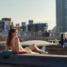 Gaite Jansen as Luna in Netflix original series Happy Ending. 