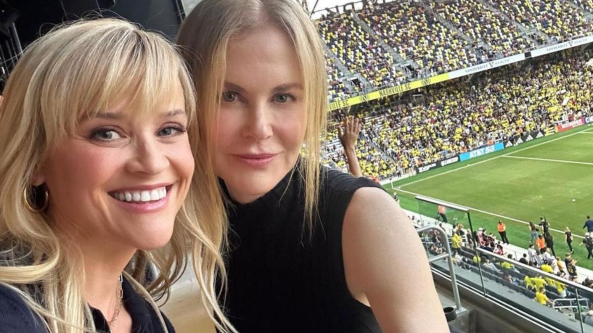 Nicole Kidman et Reese Witherspoon : une photo lors d’un match de football qui intrigue les fans.