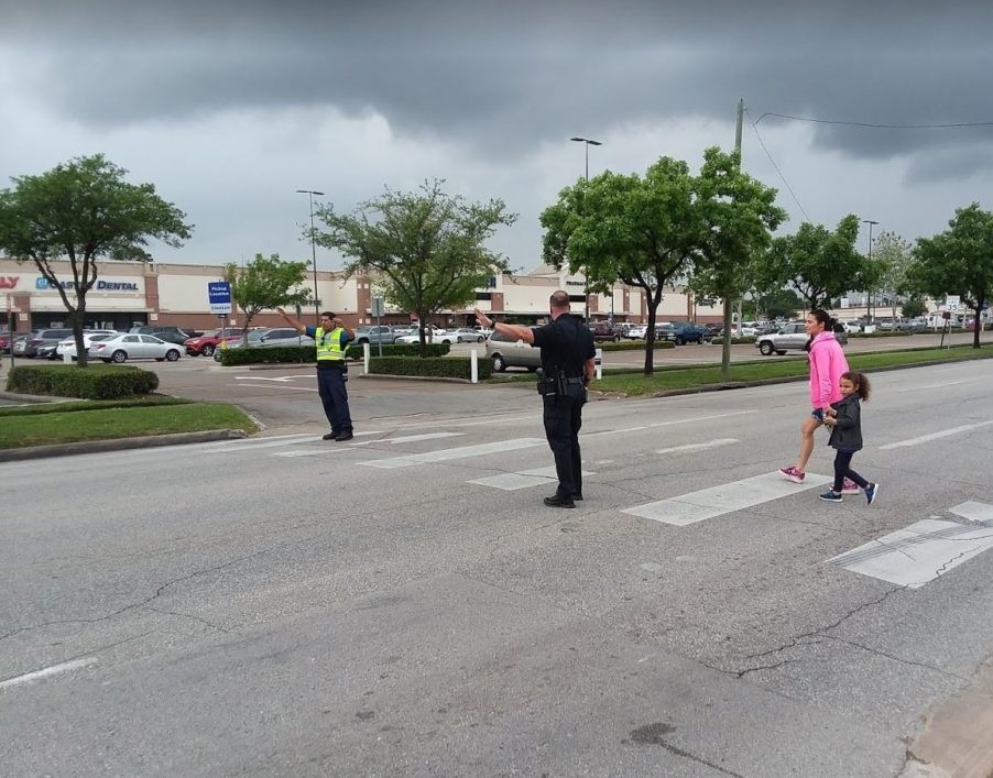 Rapport de Houston pour 2022 révèle une baisse des décès routiers – Houston Public Media