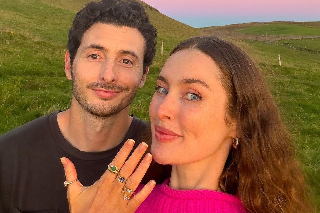 Roz Purcell et Zach Desmond annoncent leur fiançailles