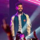 Indo-Canadian Singer AP Dhillon thrills fans with surprise performance at Delhi restaurant