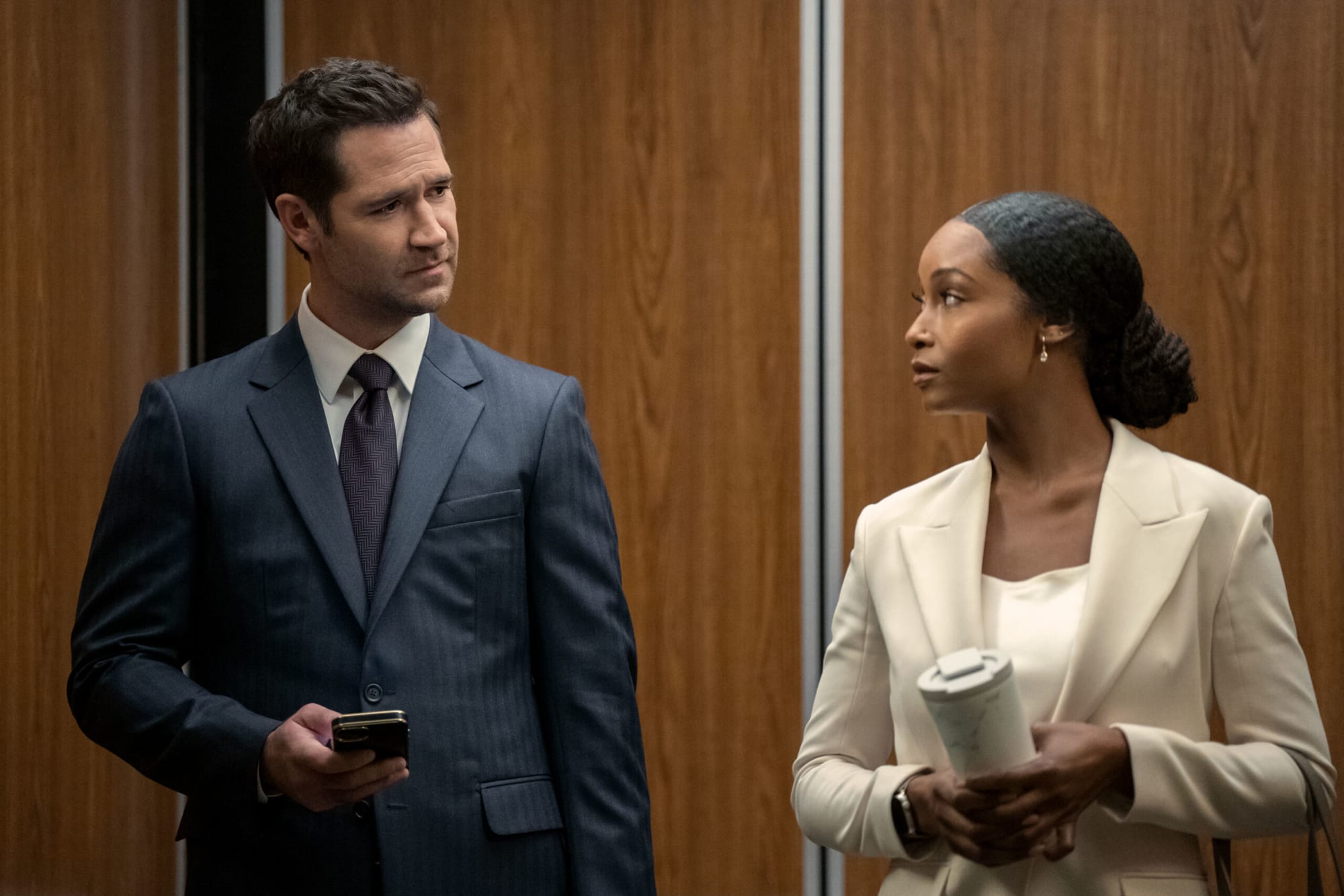 Sortie de la saison 2 de The Lincoln Lawyer en fonction de votre fuseau horaire