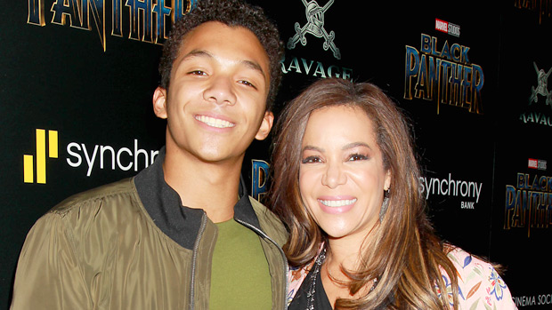 Sunny Hostin célèbre les 21 ans de son fils Gabe avec de nouvelles photos – Hollywood Life