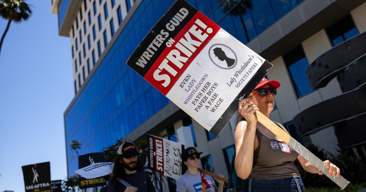 WGA critique Netflix, Amazon et Disney en tant que ‘nouveaux gardiens’