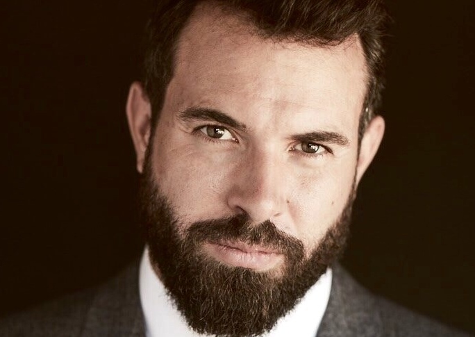 Tom Cullen plays Emma’s husband Robert.