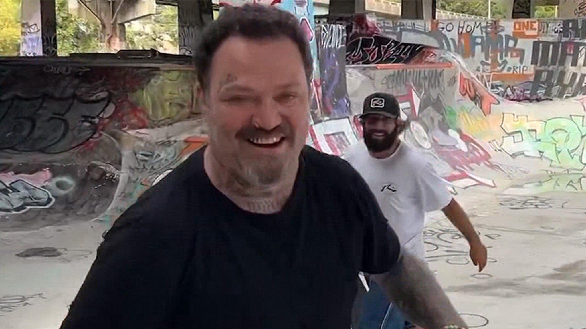 Bam Margera atteint 1 mois de sobriété, de retour sur sa planche à roulettes