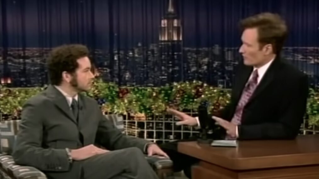 Conan O’Brien met en garde Danny Masterson lors d’une interview saisissante de 2004