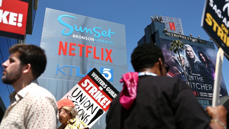 Conséquences des grèves à Hollywood pour le directeur financier de Netflix
