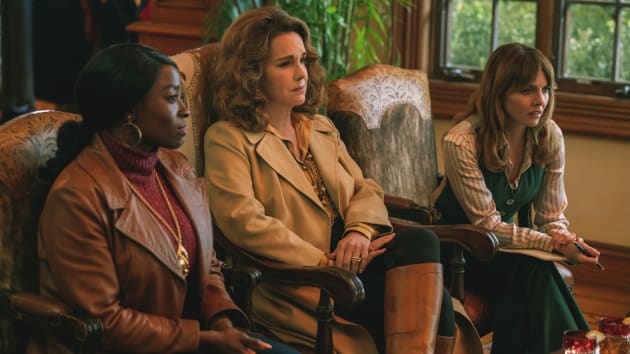 Critique de l’épisode 7 de la saison 2 de Minx : Une porte se ferme, un Glory Hole s’ouvre.