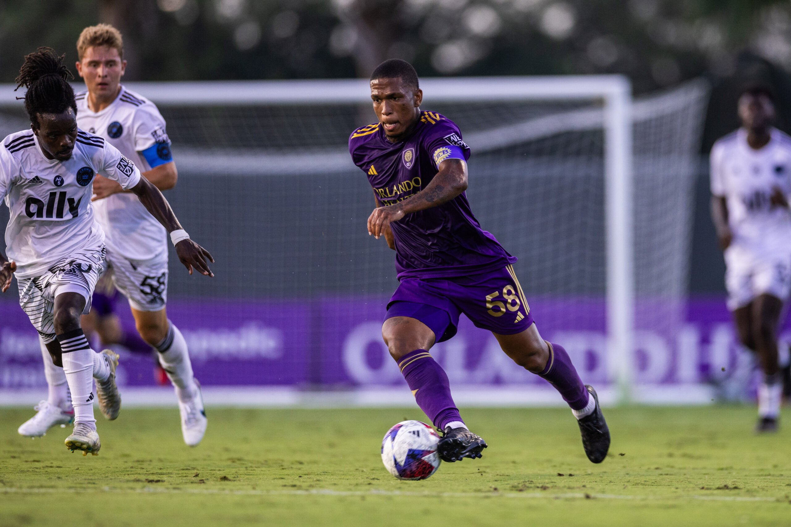 Défaite 6-3 pour Orlando City B face à Crown Legacy FC dans un match à haut score