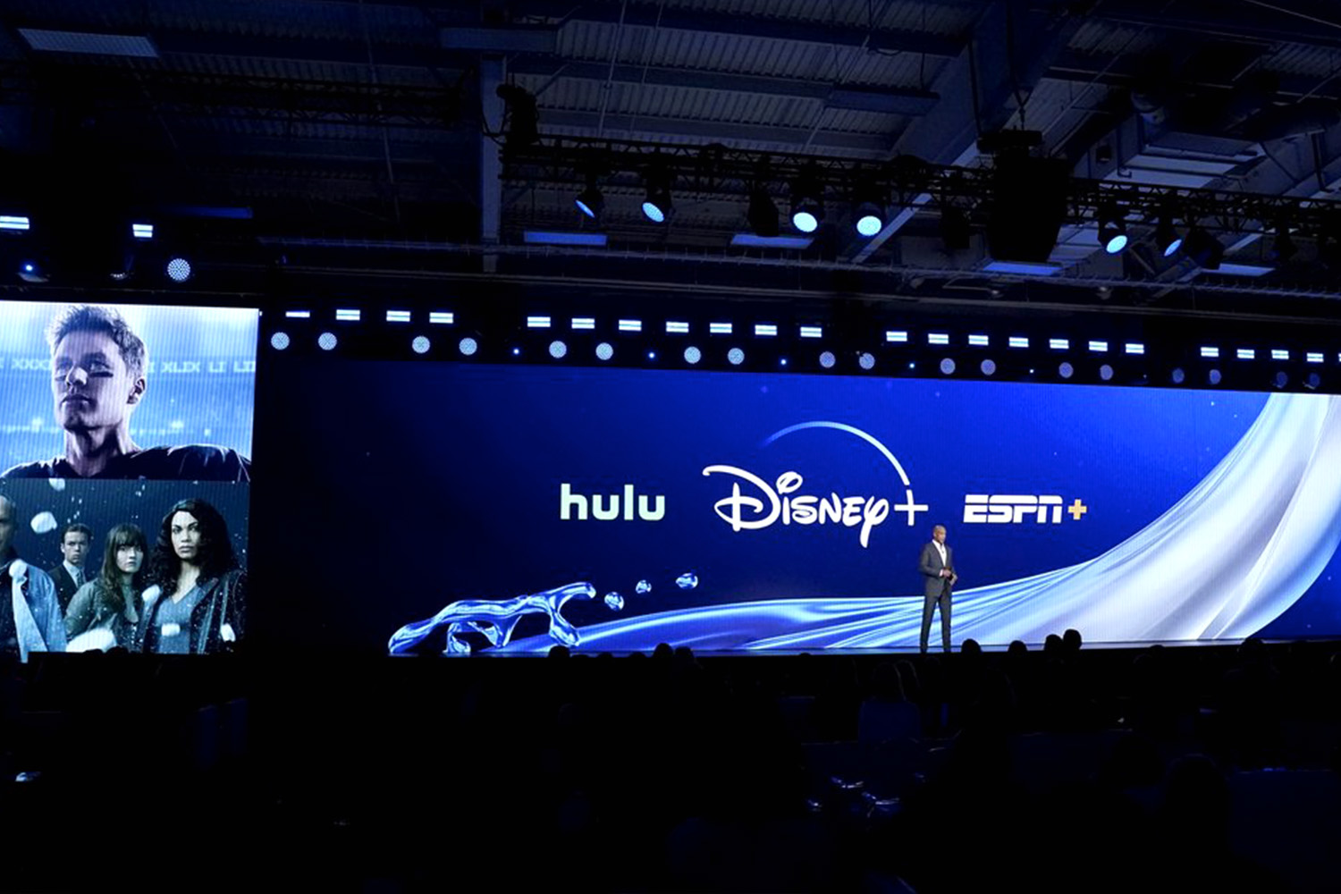 Disney + baisse ses prix d’abonnement alors que la bataille avec Charter prend de l’ampleur.