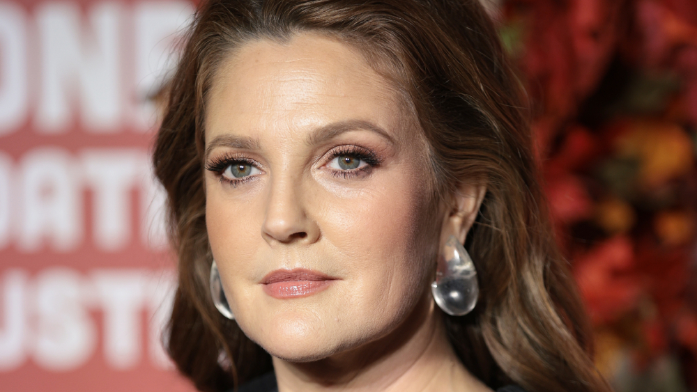 Drew Barrymore et d’autres talk-shows sous contrat pour tourner pendant les grèves.