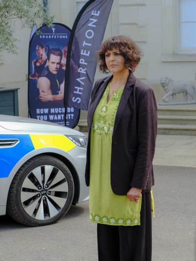 Les crimes la poursuivent