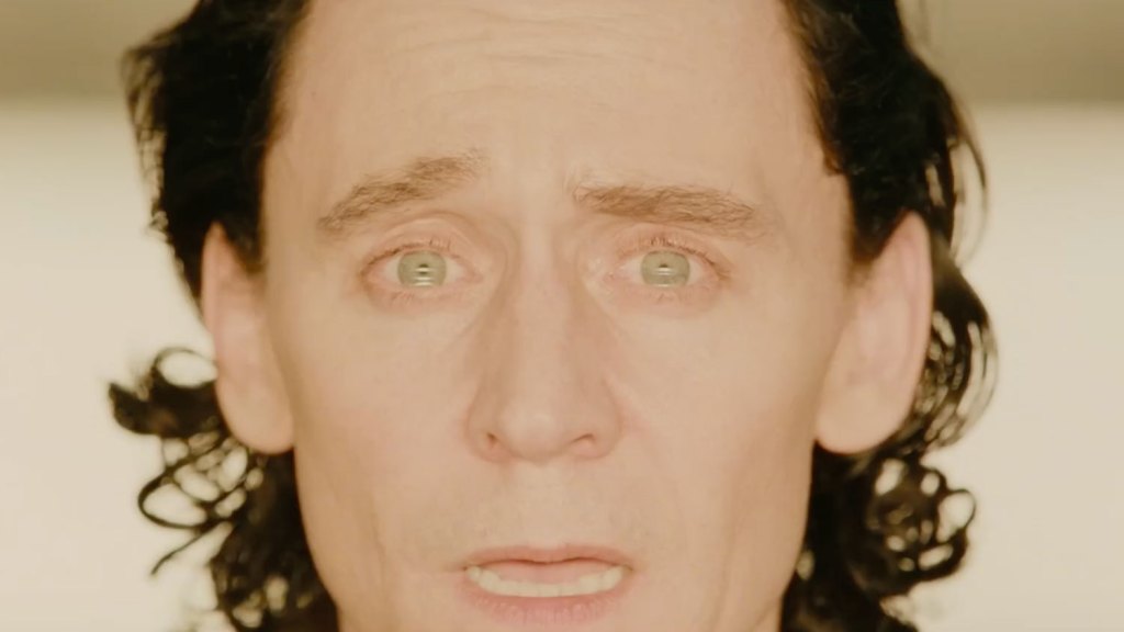 Explosif trailer de la saison 2 de ‘Loki’: le Dieu de la Malice emporté à travers le temps et mise en garde de Sylvie: ‘Tout part en vrille’ – Deadline