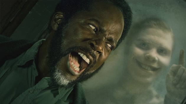 FROM Saison 2 : Une série horrifique gâchée par les erreurs