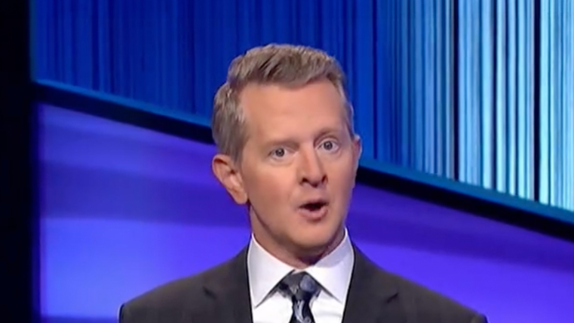 Grande transformation visuelle pour Celebrity Jeopardy! Les téléspectateurs se plaignent de la fatigue oculaire et jugent la refonte ‘inutile’
