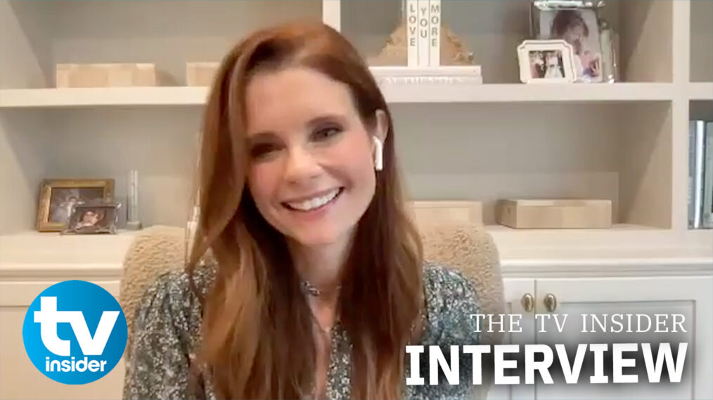 JoAnna Garcia-Swisher construit son “Coin de bonheur” et remercie les enseignants (VIDÉO)