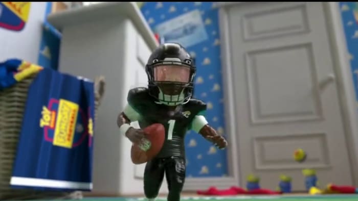 Joueurs des Jaguars déguisés en personnages de « Toy Story » lors du match à Londres sur Disney+