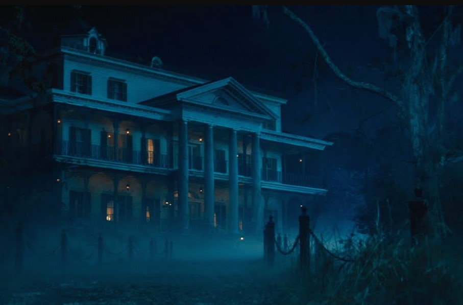 La Maison Hantée sur Disney+ et services numériques dès le 4 octobre 2023.