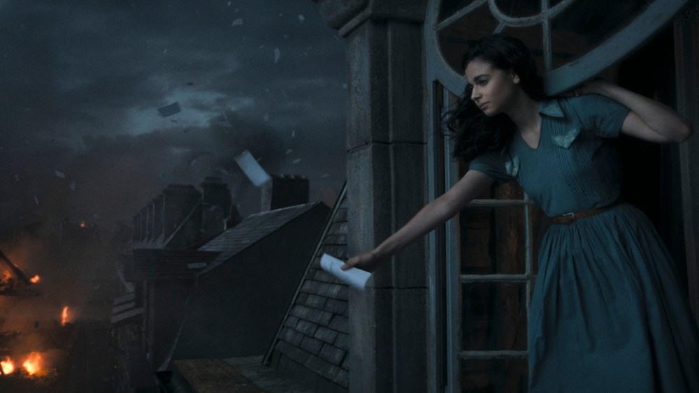 La série “All the Light We Cannot See” se dévoile dans une featurette captivante