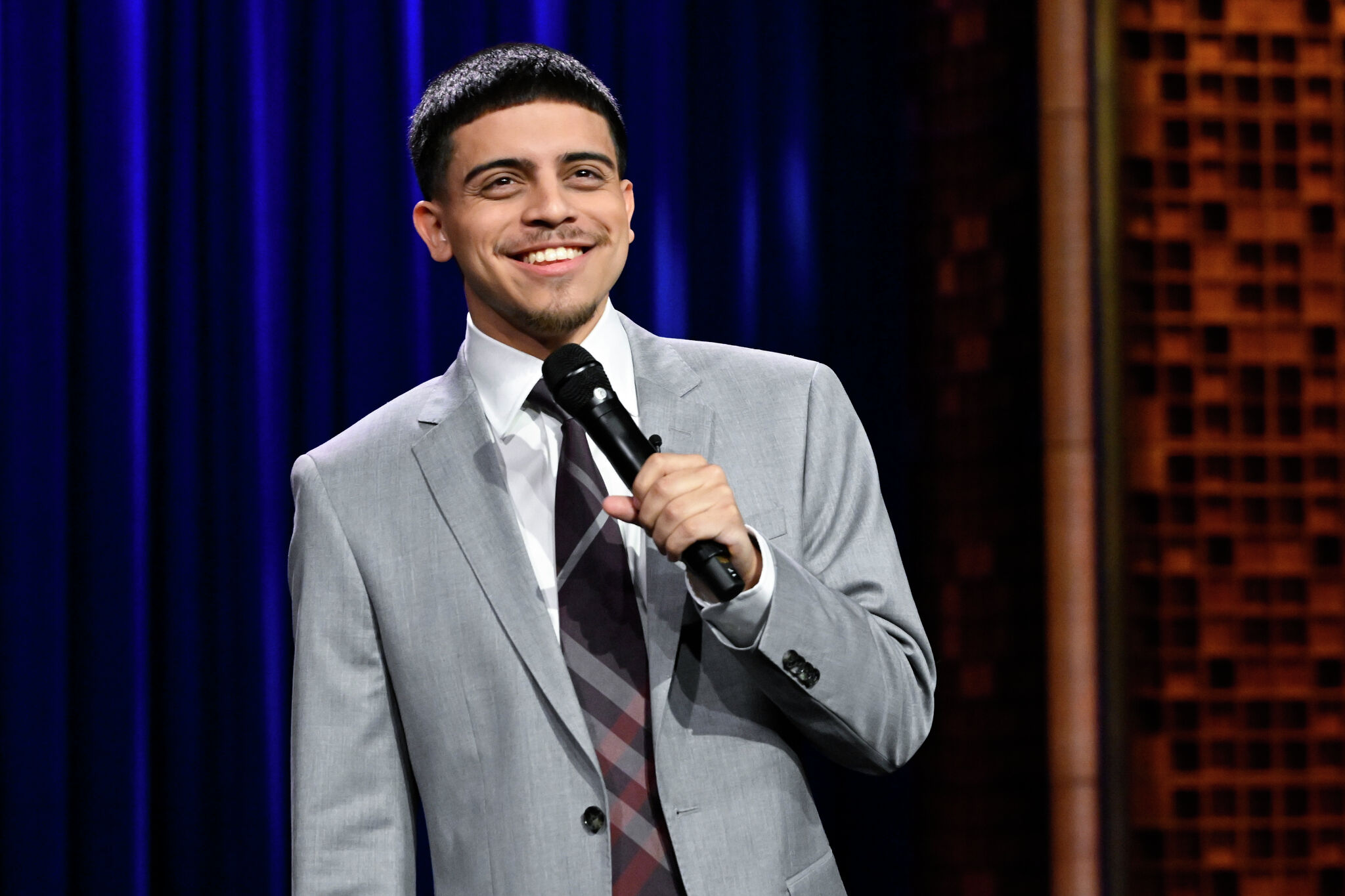 Le comédien texan Ralph Barbosa présente un spectacle exclusif sur Netflix