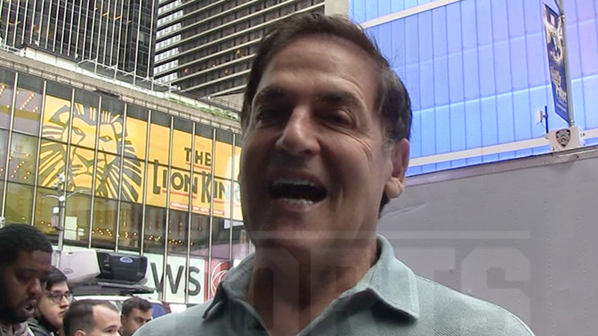 Mark Cuban souhaite que Taylor Swift sorte avec un joueur des Mavericks, bénéfique pour les affaires!