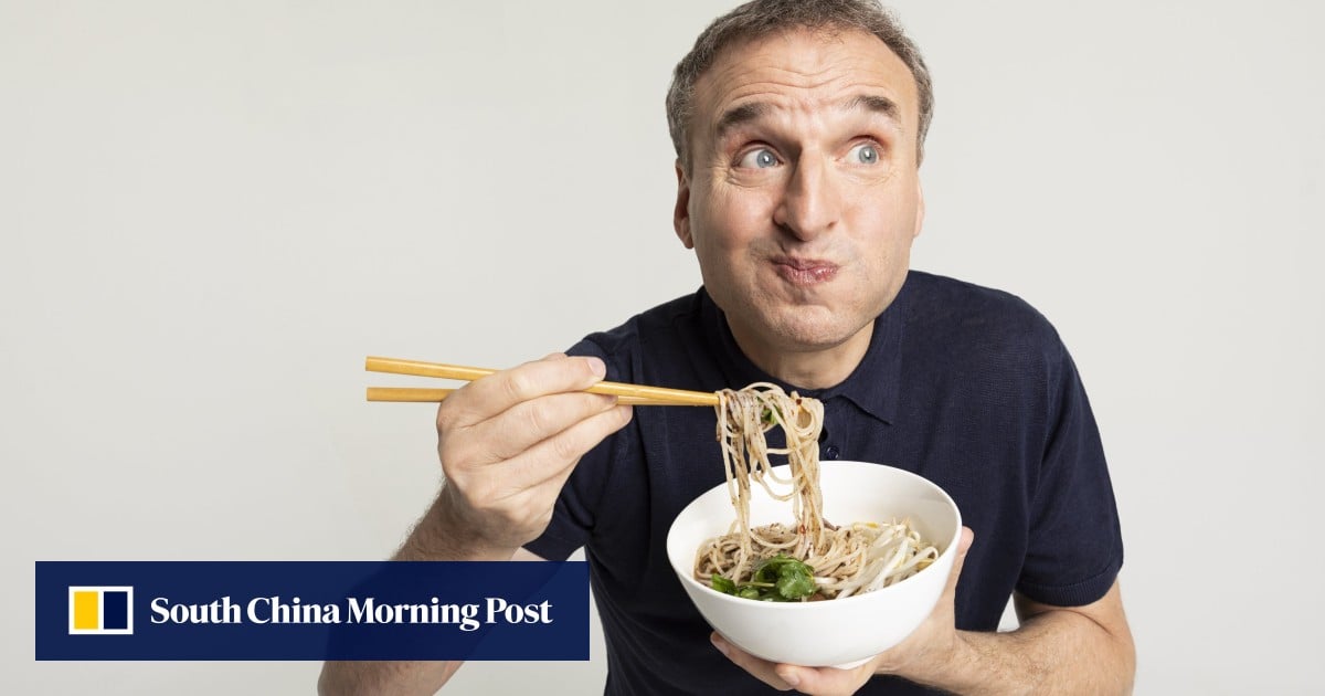 Phil Rosenthal, l’animateur du Food Show de Netflix, triomphe devant le public – et il revient à Hong Kong pour un spectacle en direct.
