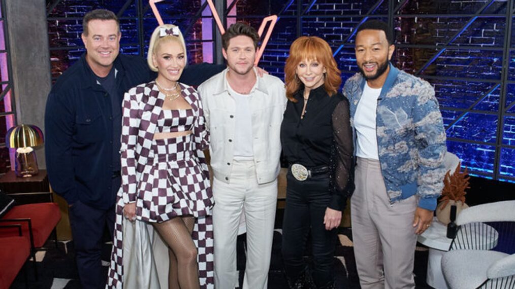 Reba défie les “méchants” coachs dans un extrait de la saison 24 (Vidéo)
