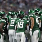 Jets huddle