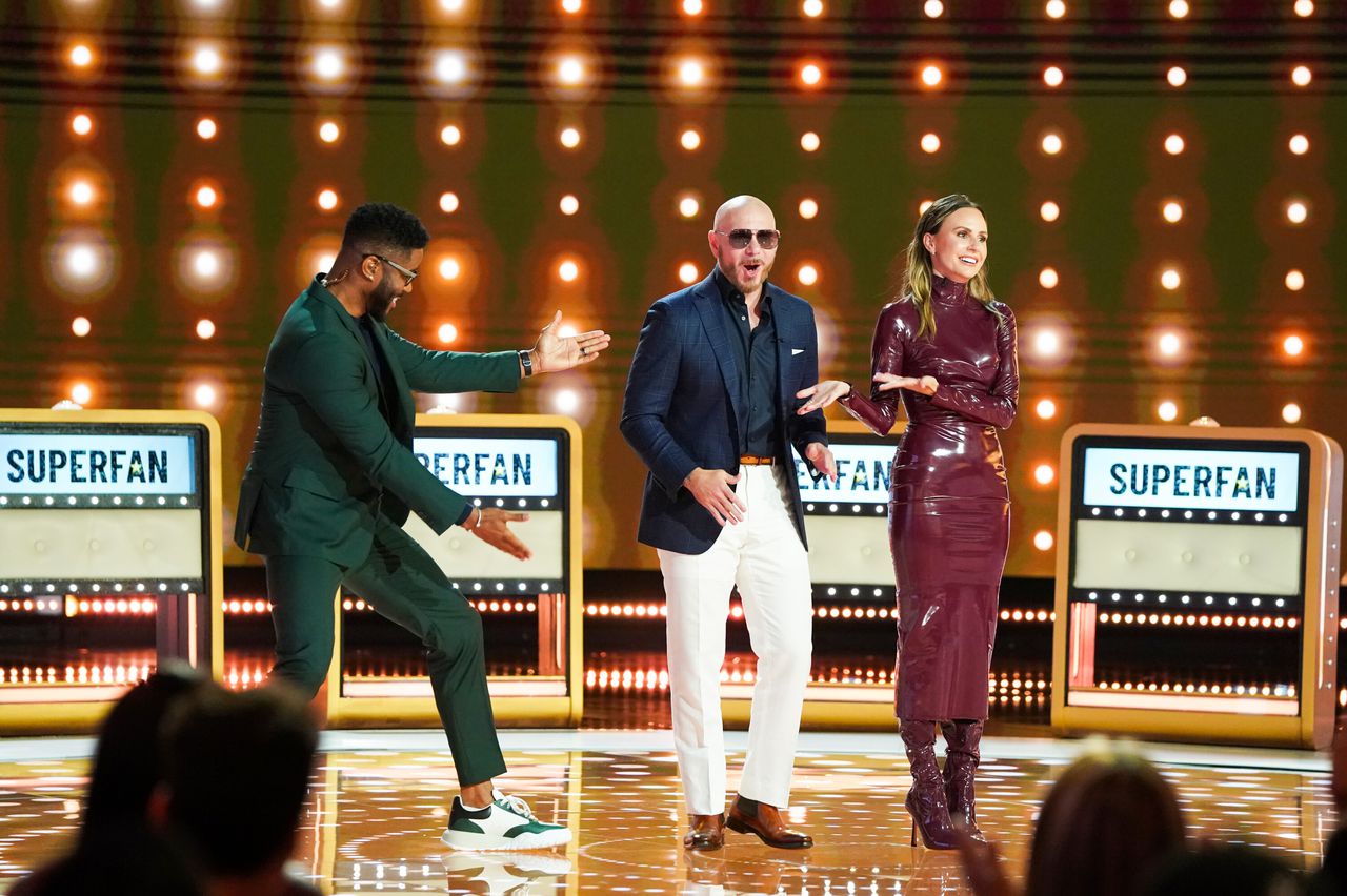Regardez le jeu télévisé ‘Superfan’ avec Pitbull gratuitement sur CBS