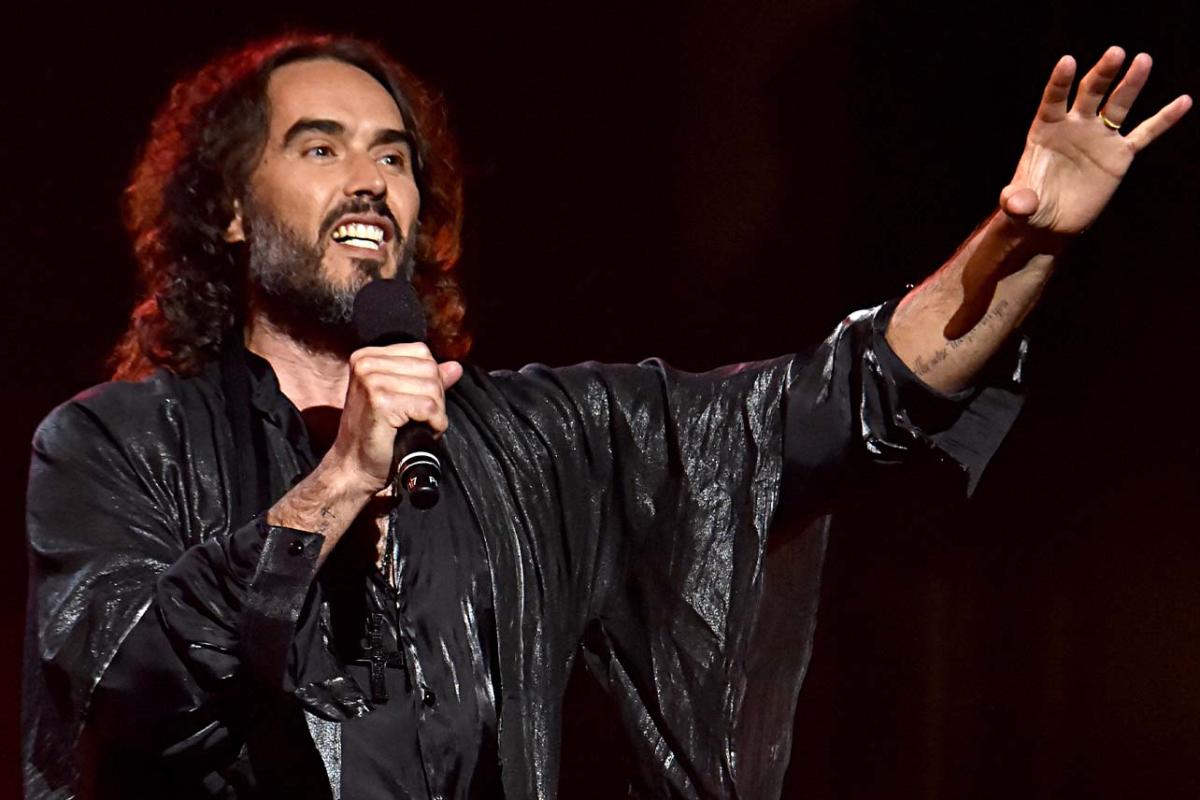 Russell Brand à New York : Paramount Plus retire le film suite à des allégations de viol.