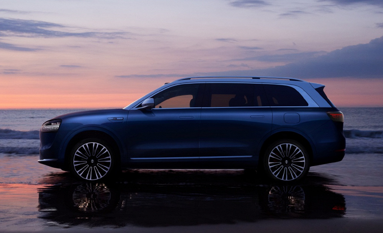 Huawei ne se limite pas aux smartphones à succès. En Chine, des files d'attente se forment pour le crossover Aito M7 - un concurrent du BMW X5L et Mercedes-Benz GLE 450 15 Huawei ne se limite pas aux smartphones à succès. En Chine, des files d'attente se forment pour le crossover Aito M7 - un concurrent du BMW X5L et Mercedes-Benz GLE 450