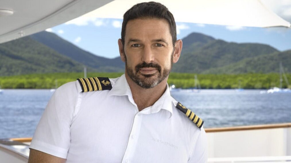 Capitaine Jason Chambers revient après les scandales de la saison 2.