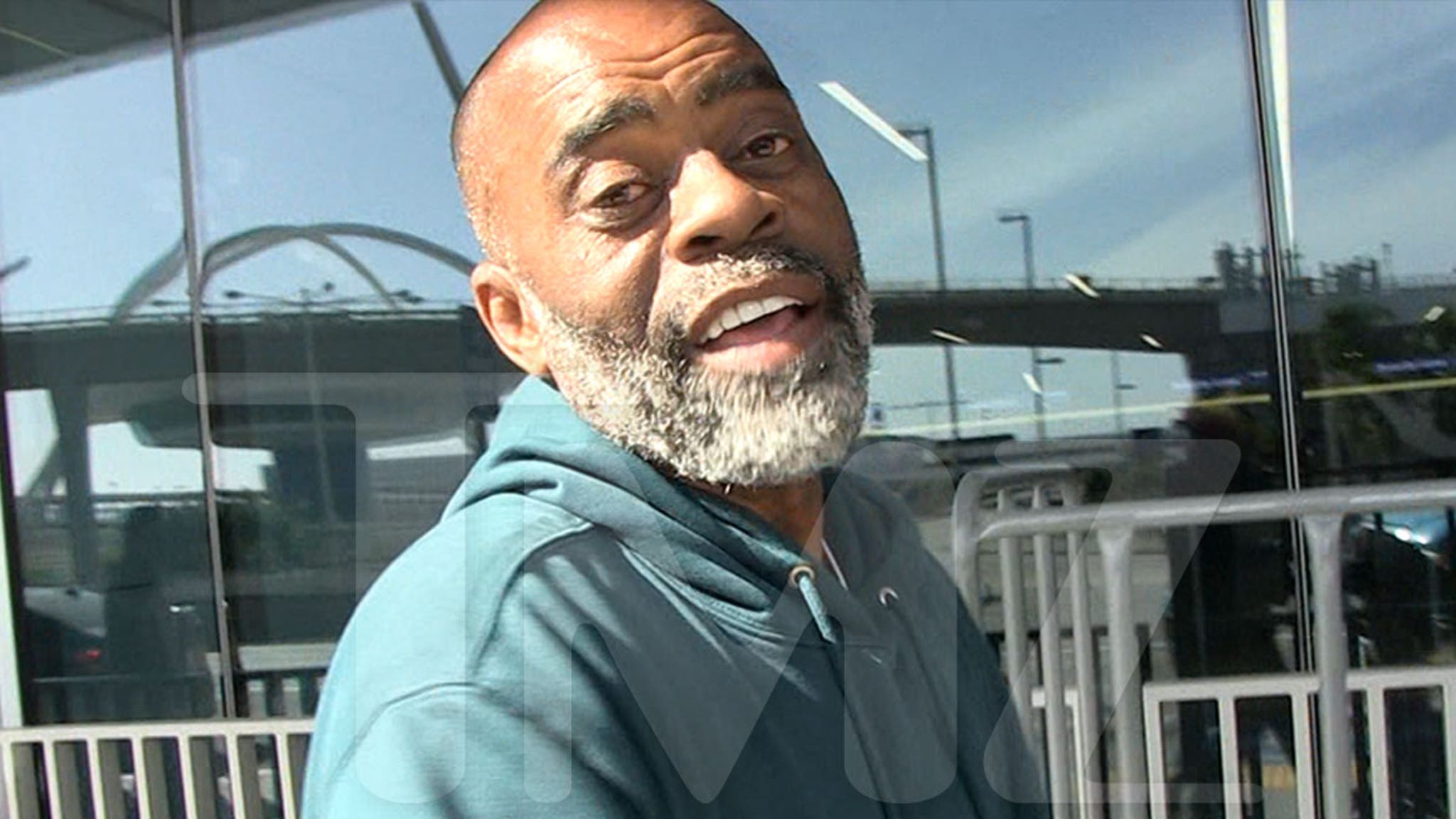 Conseils de survie pour prison d’État donnés par Freeway Rick Ross à Tory Lanez.