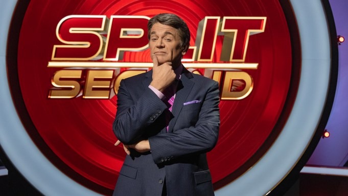Date de première de la saison 2 de Split Second, le nouveau jeu animé par John Michael Higgins. TV : annulations, renouvellements, audiences.