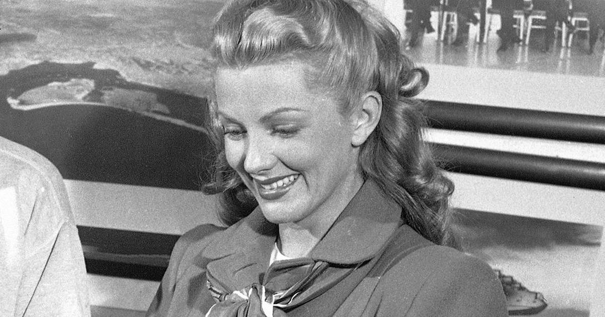 Décès de Phyllis Coates, première Lois Lane de la série “Superman” à la télévision, à 96 ans.