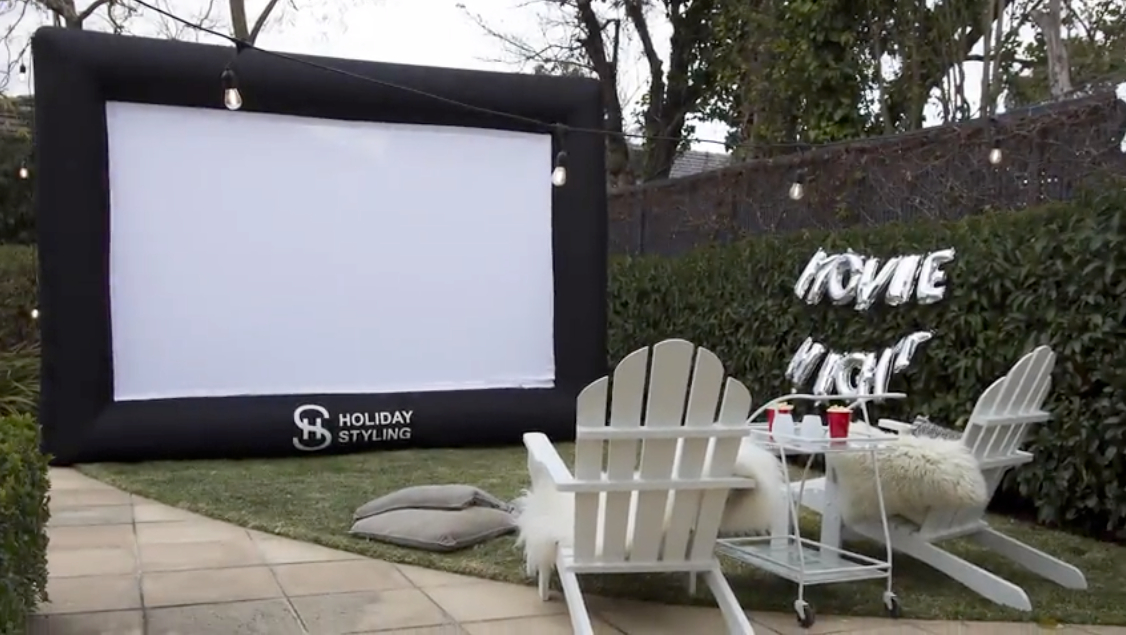 Écran de projection extérieur gonflable en promotion sur Amazon