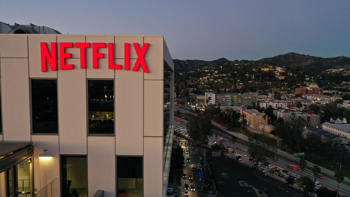Hausse prix streaming Netflix et Discovery+ durant grève Hollywood
