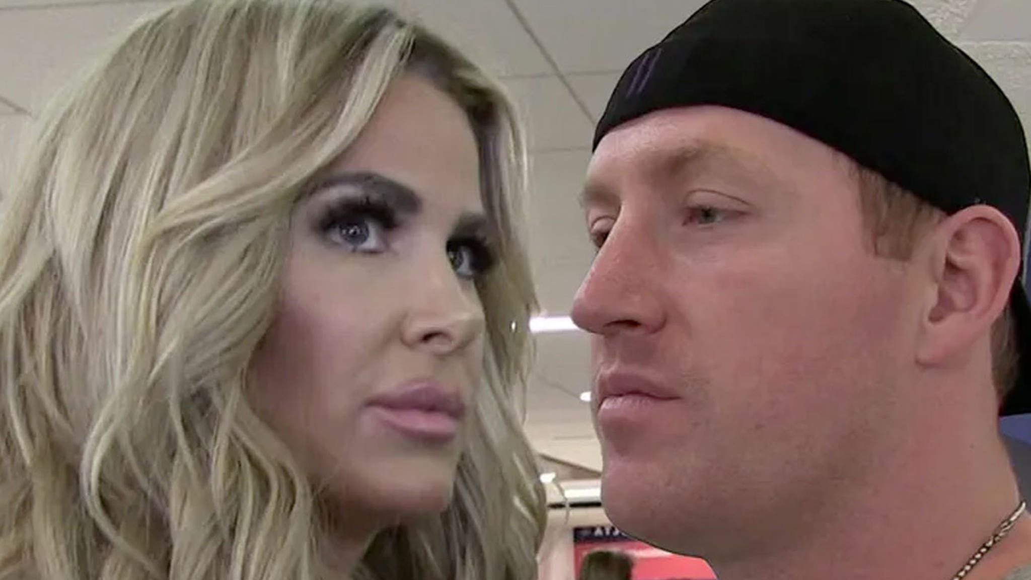 Kim Zolciak et Kroy Biermann condamnés à payer 230 000 $ dans une affaire de carte de crédit.