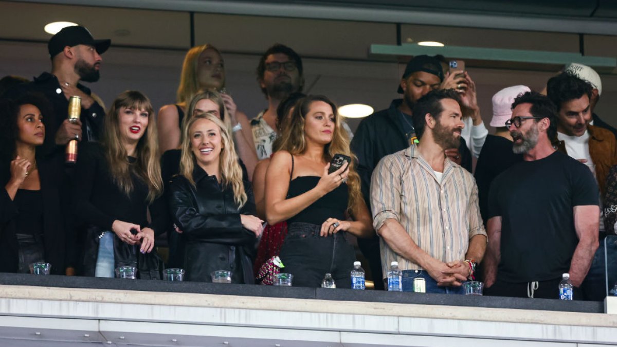 La mère de Travis Kelce donne son avis sur le mème “apparemment champêtre” de Taylor Swift – NBC Connecticut