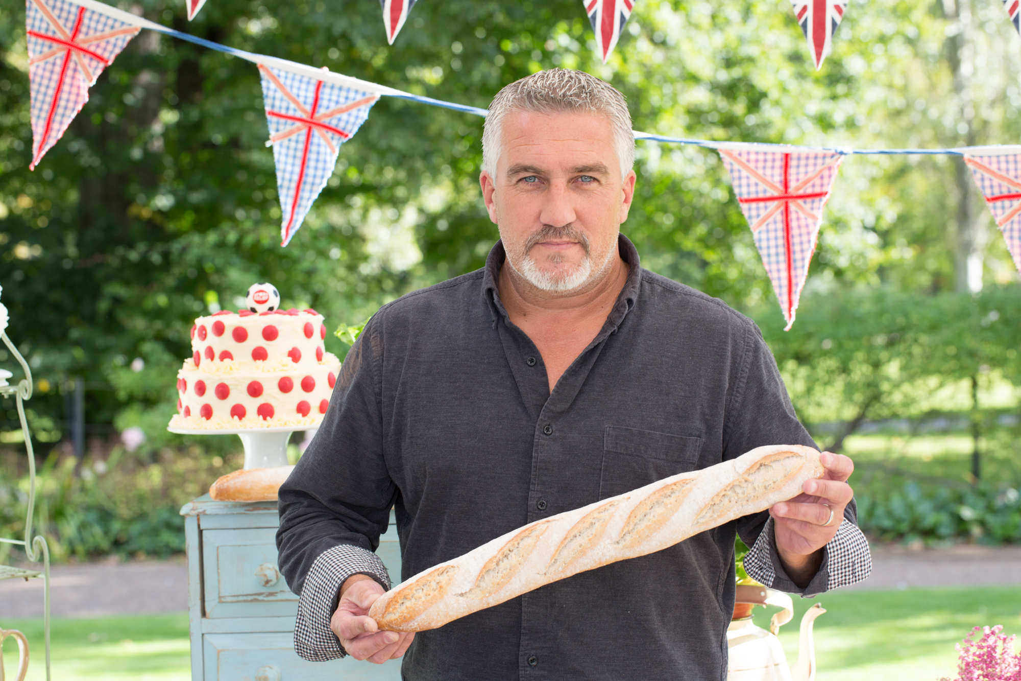 Le concours de pâtisserie britannique est devenu le show le plus coquin sur Netflix.