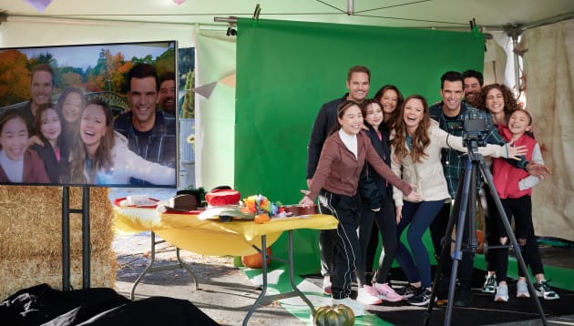 Le réalisateur David Winning et le pouvoir de l’amitié féminine dans l’univers passionné des fans d’Hallmark.