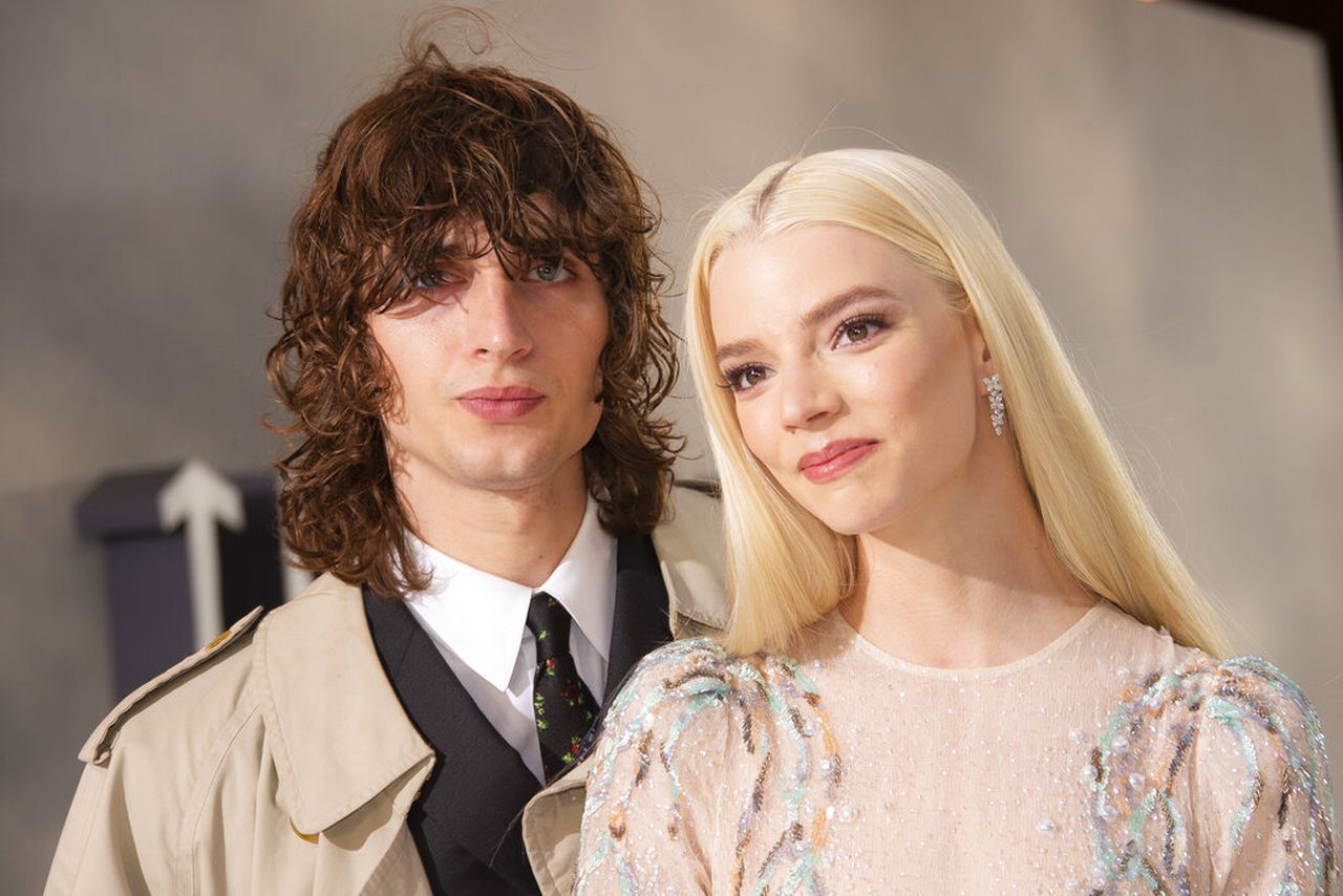 Mariage d’Anya Taylor-Joy, bande-annonce de ‘Priscilla’ et retour des émissions de fin de soirée : Buzz