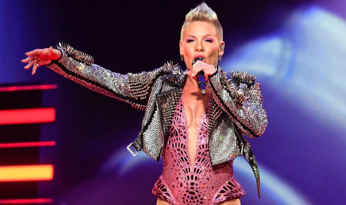 Pink donne des nouvelles aux spectateurs après l’annulation de ses concerts