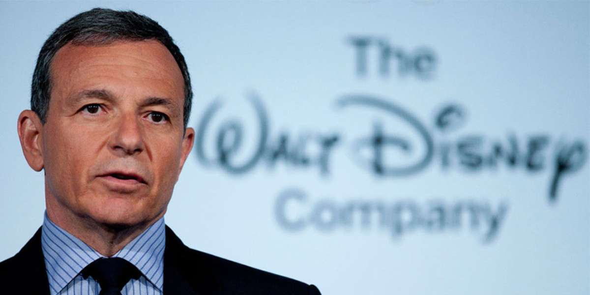 Disney supprime des films de Noël emblématiques et surprend les fans.