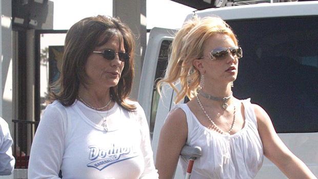 Britney Spears pas pressée de se réconcilier avec sa mère Lynne – Hollywood Life