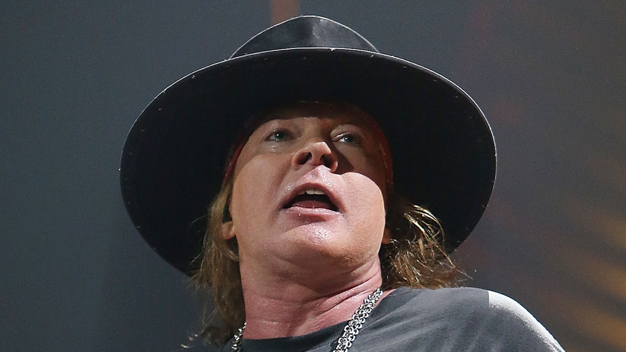 Axl Rose nie des allégations d’agression sexuelle devant les tribunaux