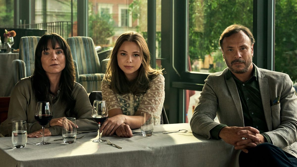 Bandes-annonces Netflix pour A Nearly Normal Family révèlent des mystères de meurtre et des drames intenses