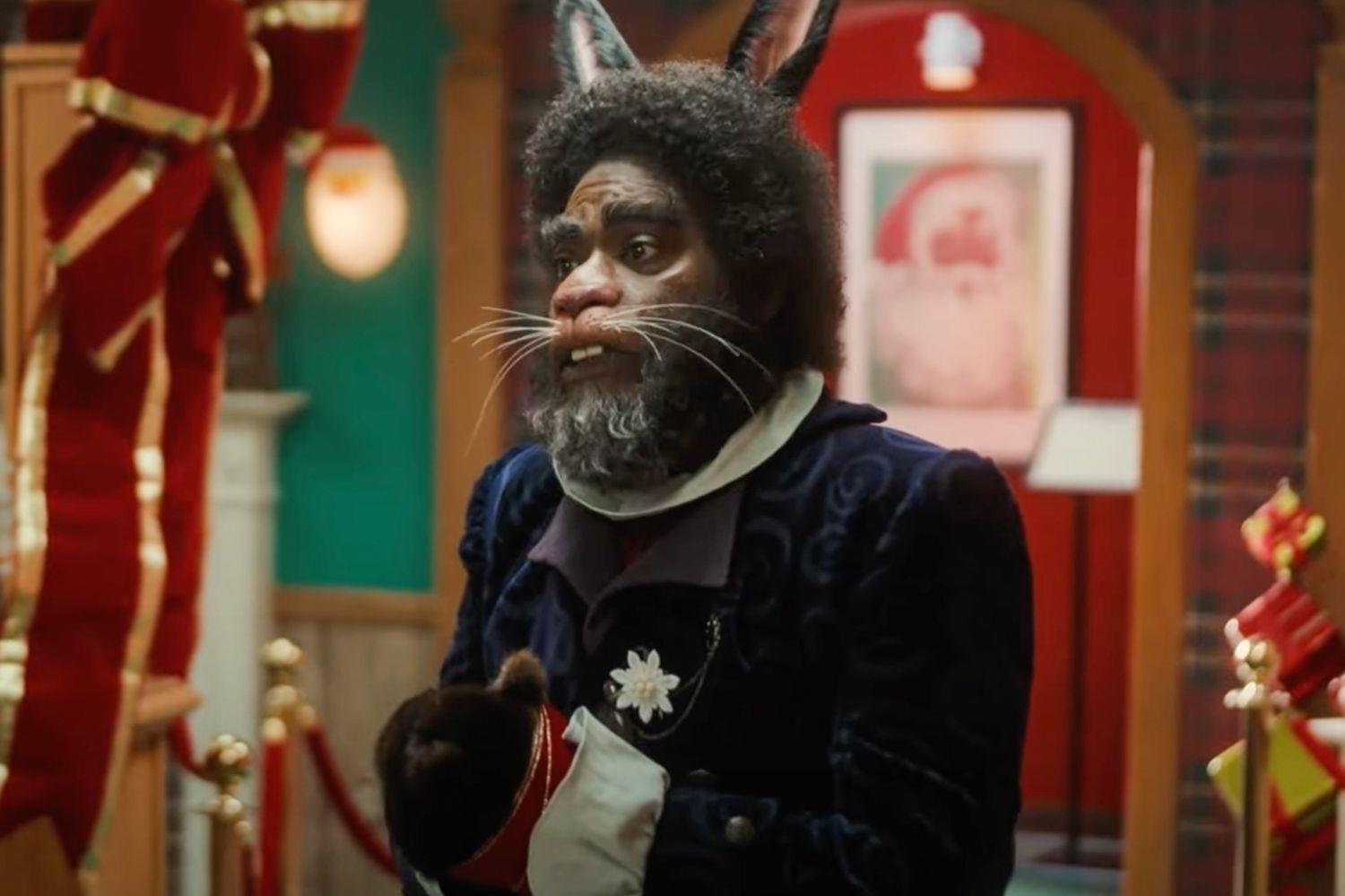Découvrez Tracy Morgan en lapin de Pâques dans un extrait des “Santa Clauses”